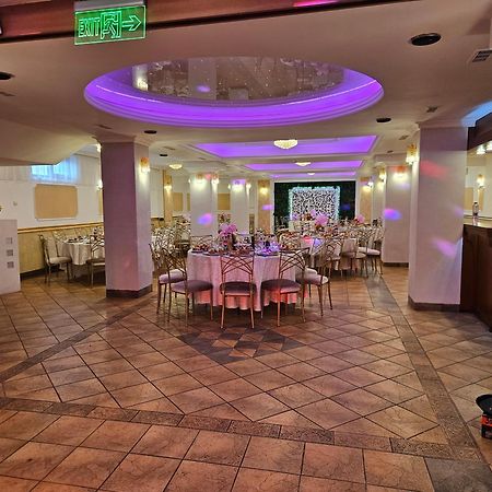 Hotel Bulevard Făgăraş المظهر الخارجي الصورة