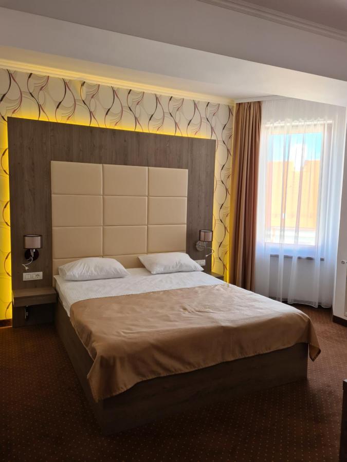 Hotel Bulevard Făgăraş المظهر الخارجي الصورة