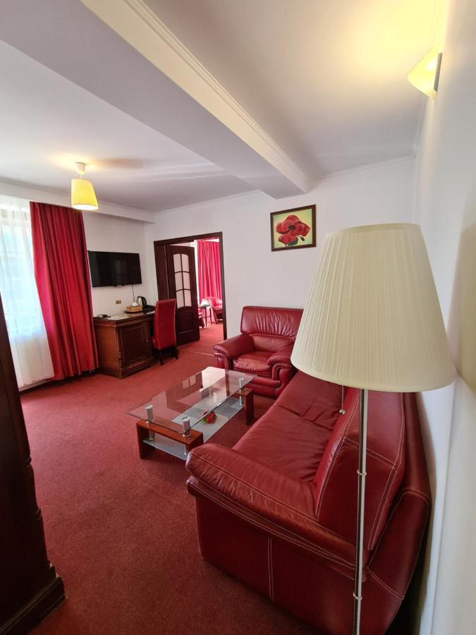 Hotel Bulevard Făgăraş المظهر الخارجي الصورة