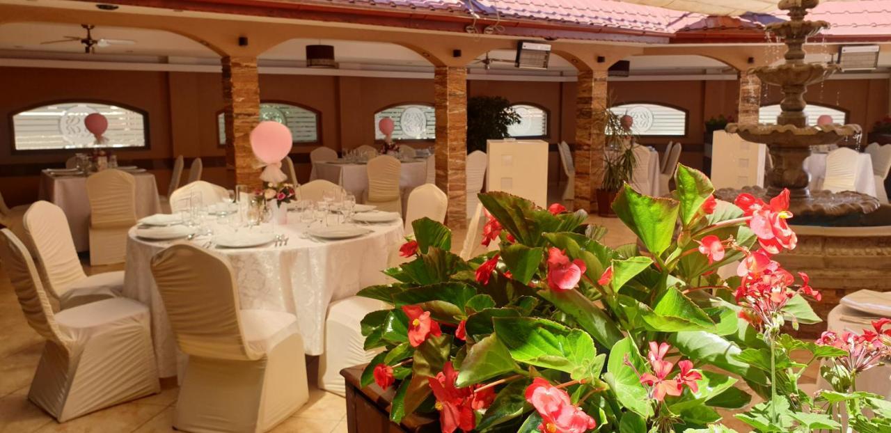 Hotel Bulevard Făgăraş المظهر الخارجي الصورة