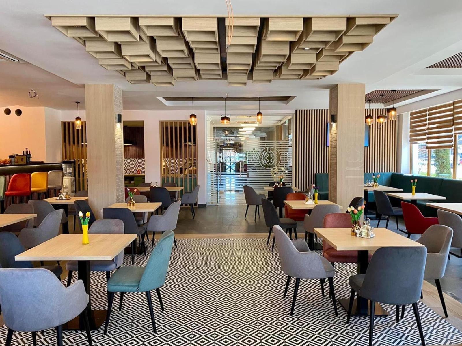 Hotel Bulevard Făgăraş المظهر الخارجي الصورة