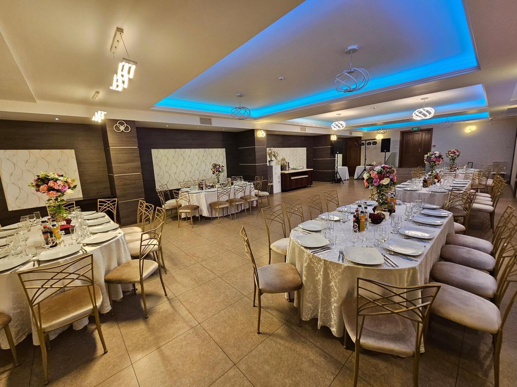 Hotel Bulevard Făgăraş المظهر الخارجي الصورة