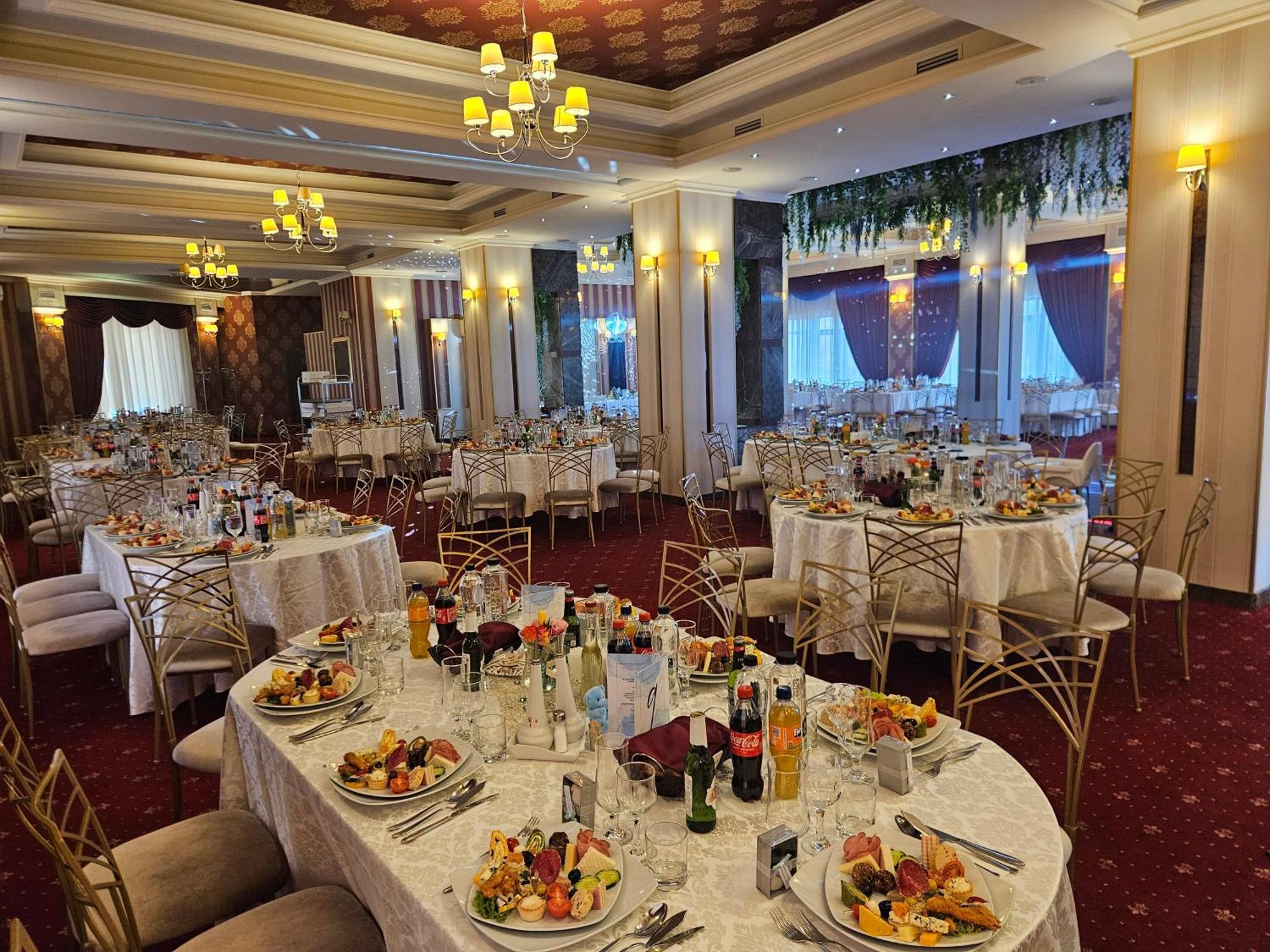 Hotel Bulevard Făgăraş المظهر الخارجي الصورة